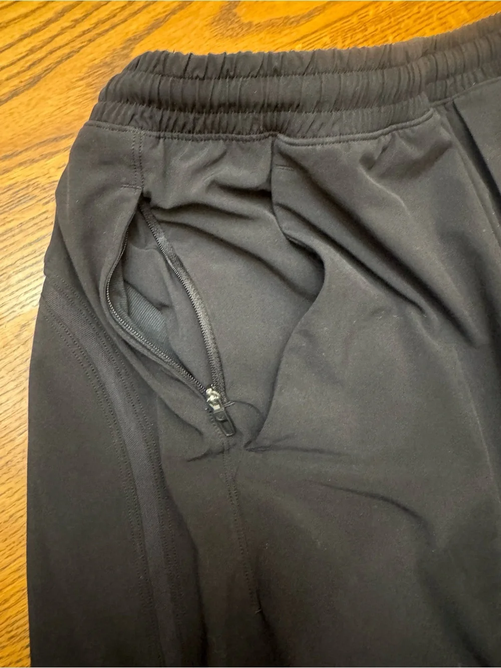 Lululemon Men’s 7” Black Shorts w/Lined